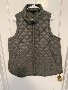 Athleta Women's Quilted Puffer Vest Whisper Featherless 1X-GREEN